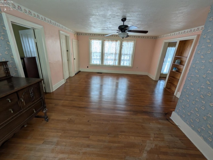 301 Washington Street, Republic, 44867, ,Multiple Units,For Sale,Washington,20254748