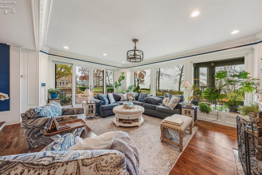 13904 Edgewater, Lakewood, 44107, 6 Bedrooms Bedrooms, ,9 BathroomsBathrooms,Residential,For Sale,Edgewater,20254710