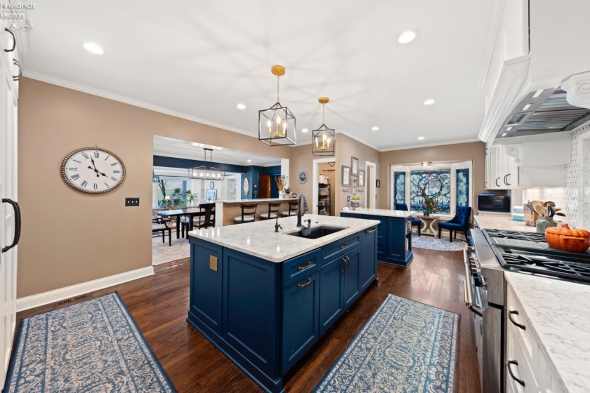 13904 Edgewater, Lakewood, 44107, 6 Bedrooms Bedrooms, ,9 BathroomsBathrooms,Residential,For Sale,Edgewater,20254710