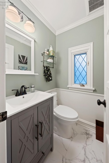 13904 Edgewater, Lakewood, 44107, 6 Bedrooms Bedrooms, ,9 BathroomsBathrooms,Residential,For Sale,Edgewater,20254710