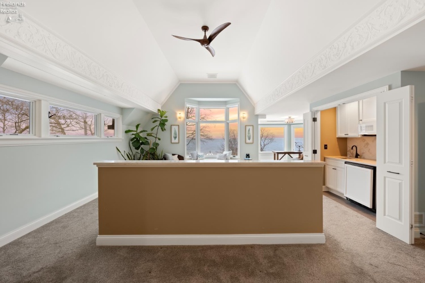 13904 Edgewater, Lakewood, 44107, 6 Bedrooms Bedrooms, ,9 BathroomsBathrooms,Residential,For Sale,Edgewater,20254710