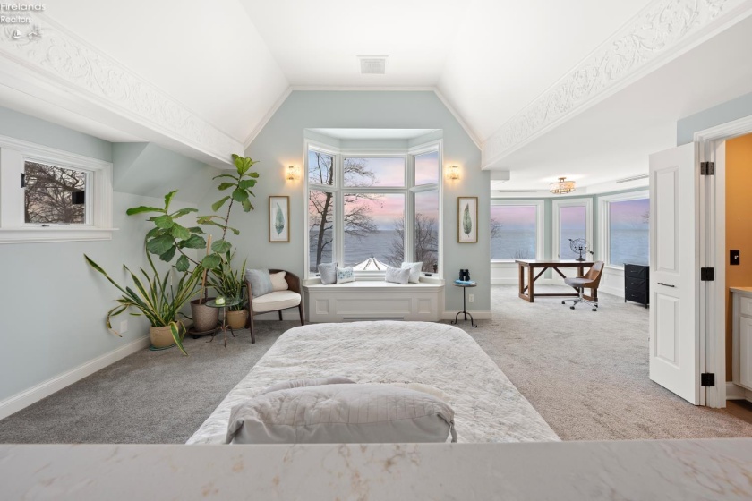 13904 Edgewater, Lakewood, 44107, 6 Bedrooms Bedrooms, ,9 BathroomsBathrooms,Residential,For Sale,Edgewater,20254710