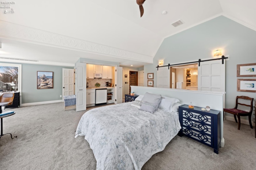 13904 Edgewater, Lakewood, 44107, 6 Bedrooms Bedrooms, ,9 BathroomsBathrooms,Residential,For Sale,Edgewater,20254710