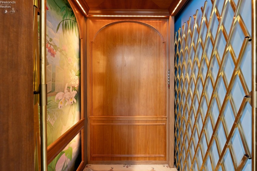 13904 Edgewater, Lakewood, 44107, 6 Bedrooms Bedrooms, ,9 BathroomsBathrooms,Residential,For Sale,Edgewater,20254710