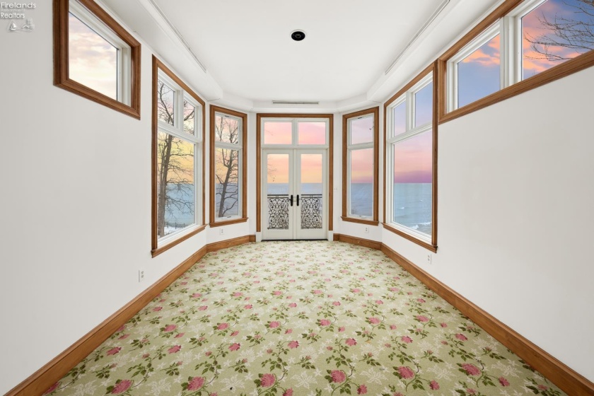 13904 Edgewater, Lakewood, 44107, 6 Bedrooms Bedrooms, ,9 BathroomsBathrooms,Residential,For Sale,Edgewater,20254710