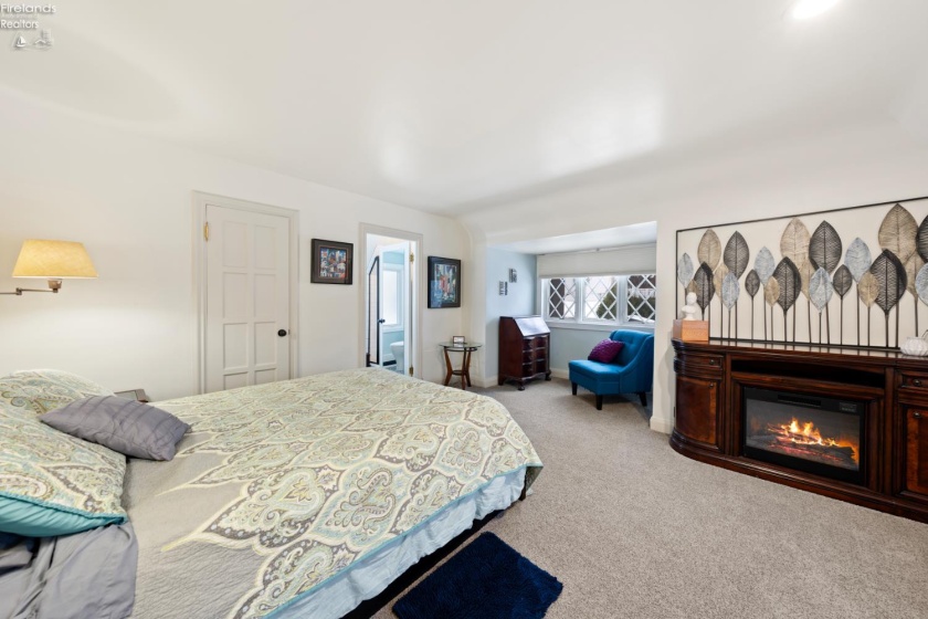 13904 Edgewater, Lakewood, 44107, 6 Bedrooms Bedrooms, ,9 BathroomsBathrooms,Residential,For Sale,Edgewater,20254710