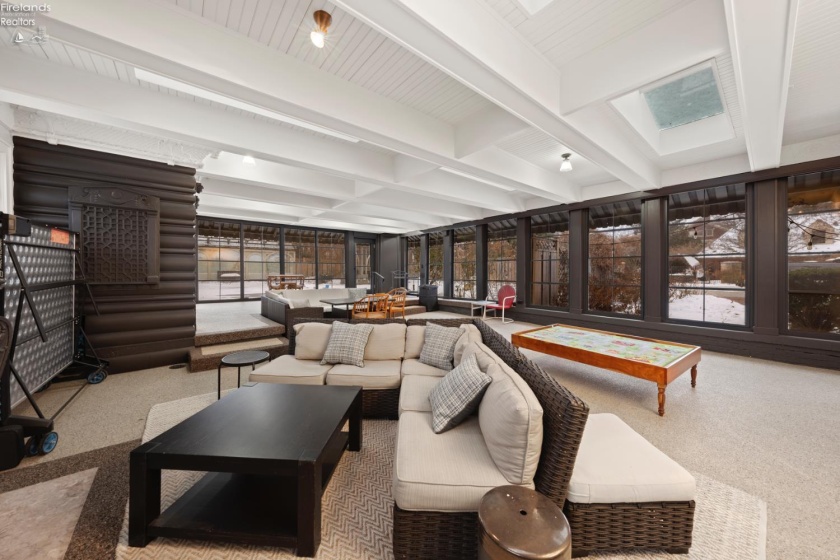 13904 Edgewater, Lakewood, 44107, 6 Bedrooms Bedrooms, ,9 BathroomsBathrooms,Residential,For Sale,Edgewater,20254710