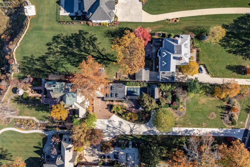 13904 Edgewater, Lakewood, 44107, 6 Bedrooms Bedrooms, ,9 BathroomsBathrooms,Residential,For Sale,Edgewater,20254710