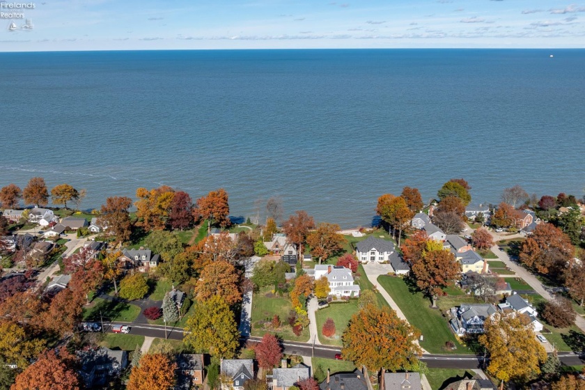 13904 Edgewater, Lakewood, 44107, 6 Bedrooms Bedrooms, ,9 BathroomsBathrooms,Residential,For Sale,Edgewater,20254710