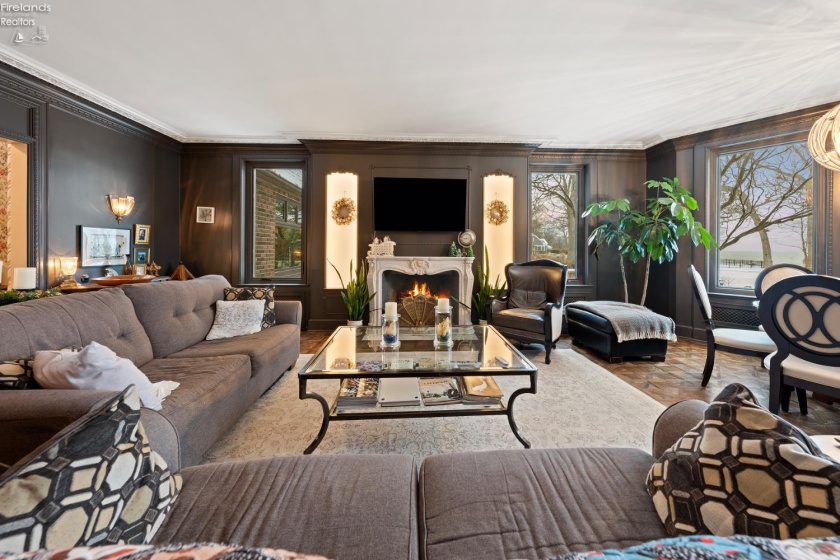 13904 Edgewater, Lakewood, 44107, 6 Bedrooms Bedrooms, ,9 BathroomsBathrooms,Residential,For Sale,Edgewater,20254710