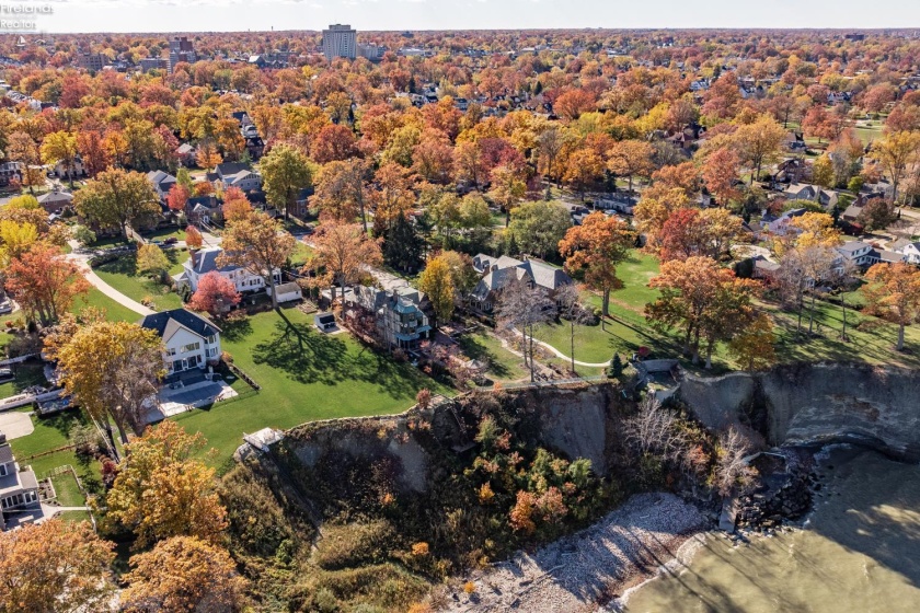 13904 Edgewater, Lakewood, 44107, 6 Bedrooms Bedrooms, ,9 BathroomsBathrooms,Residential,For Sale,Edgewater,20254710