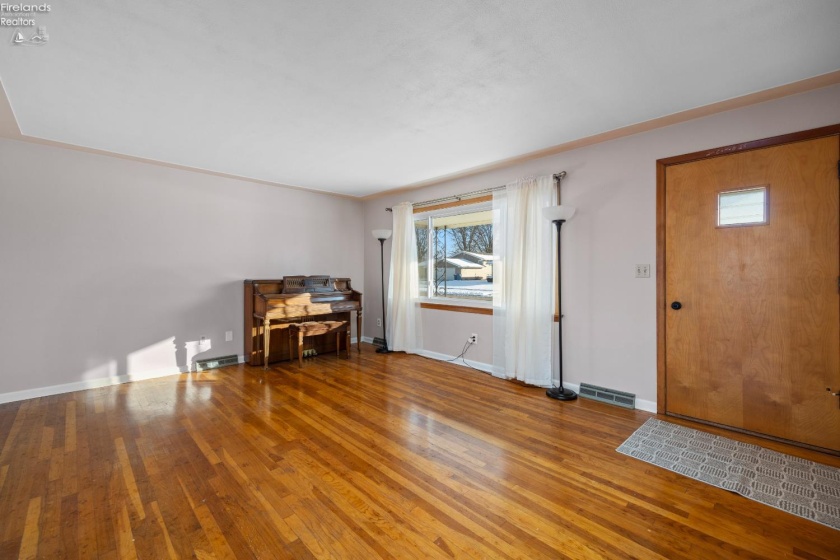 1816 36th Street, Lorain, 44053, 3 Bedrooms Bedrooms, ,2 BathroomsBathrooms,Residential,For Sale,36th,20254758