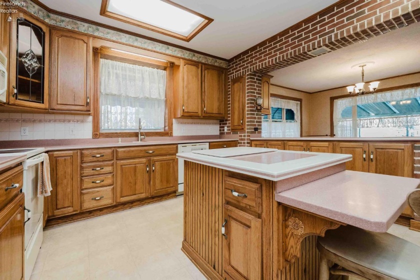 712 Tiffin Street, Fostoria, 44830, 4 Bedrooms Bedrooms, ,1 BathroomBathrooms,Residential,For Sale,Tiffin,20254765