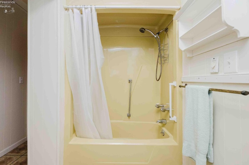 712 Tiffin Street, Fostoria, 44830, 4 Bedrooms Bedrooms, ,1 BathroomBathrooms,Residential,For Sale,Tiffin,20254765