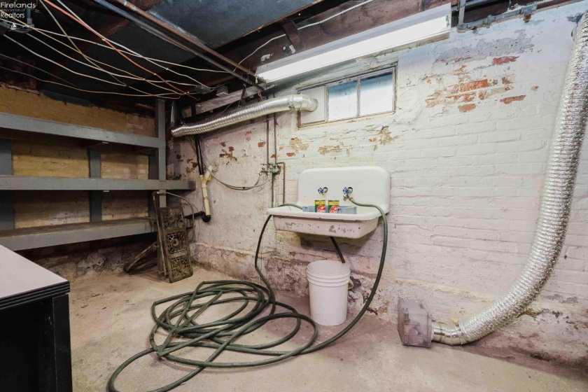 712 Tiffin Street, Fostoria, 44830, 4 Bedrooms Bedrooms, ,1 BathroomBathrooms,Residential,For Sale,Tiffin,20254765