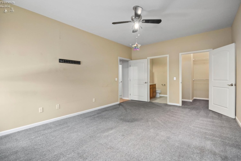 5537 Beavercrest Drive, Lorain, 44053, 2 Bedrooms Bedrooms, ,2 BathroomsBathrooms,Residential,For Sale,Beavercrest,20254767