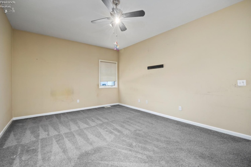 5537 Beavercrest Drive, Lorain, 44053, 2 Bedrooms Bedrooms, ,2 BathroomsBathrooms,Residential,For Sale,Beavercrest,20254767