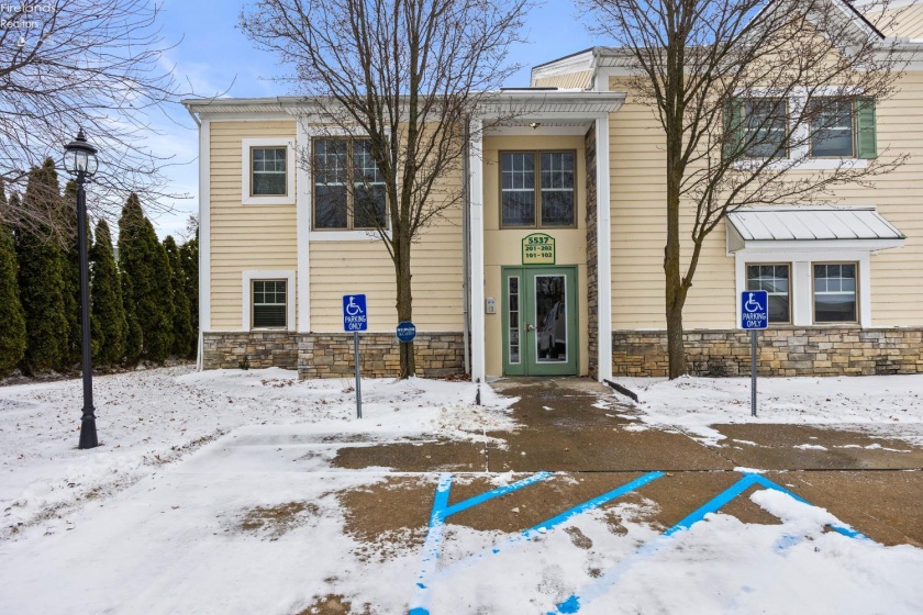 5537 Beavercrest Drive, Lorain, 44053, 2 Bedrooms Bedrooms, ,2 BathroomsBathrooms,Residential,For Sale,Beavercrest,20254767