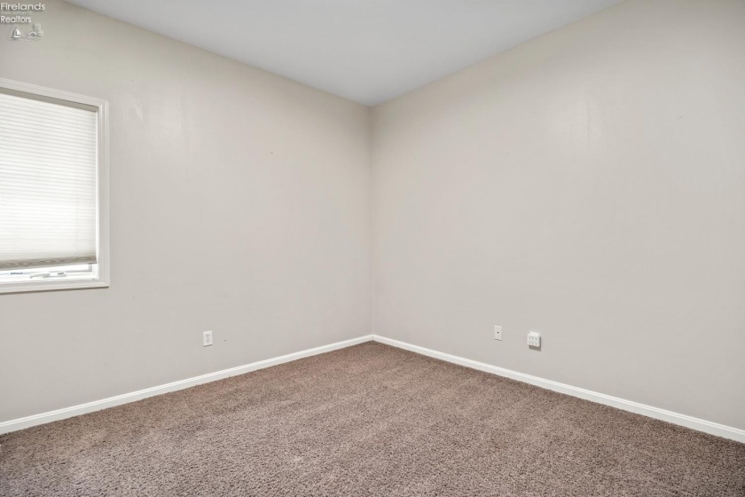 5537 Beavercrest Drive, Lorain, 44053, 2 Bedrooms Bedrooms, ,2 BathroomsBathrooms,Residential,For Sale,Beavercrest,20254767