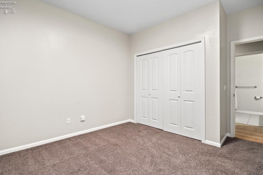 5537 Beavercrest Drive, Lorain, 44053, 2 Bedrooms Bedrooms, ,2 BathroomsBathrooms,Residential,For Sale,Beavercrest,20254767