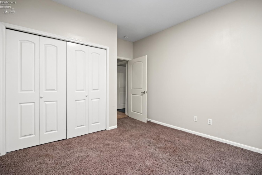 5537 Beavercrest Drive, Lorain, 44053, 2 Bedrooms Bedrooms, ,2 BathroomsBathrooms,Residential,For Sale,Beavercrest,20254767