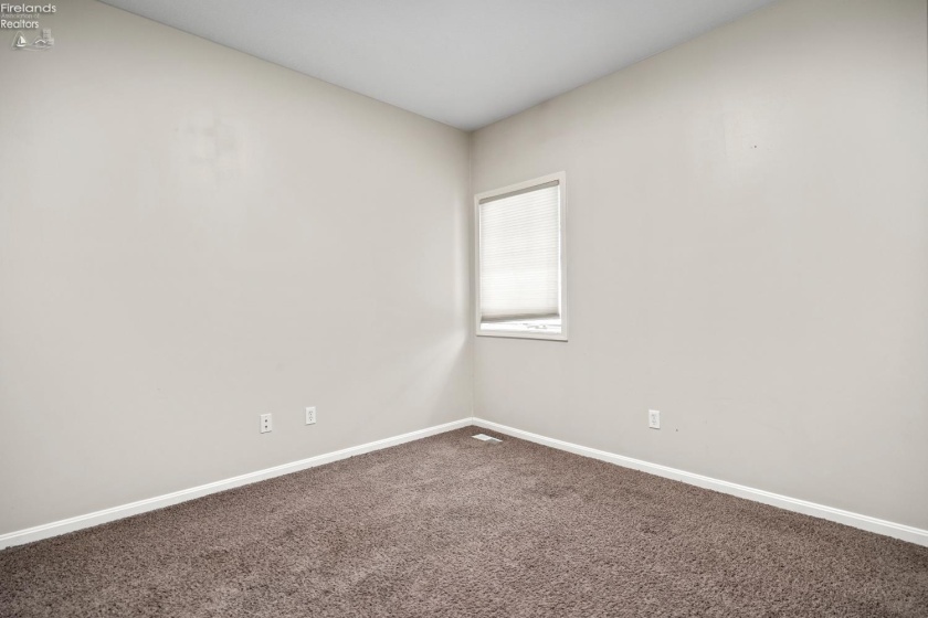 5537 Beavercrest Drive, Lorain, 44053, 2 Bedrooms Bedrooms, ,2 BathroomsBathrooms,Residential,For Sale,Beavercrest,20254767