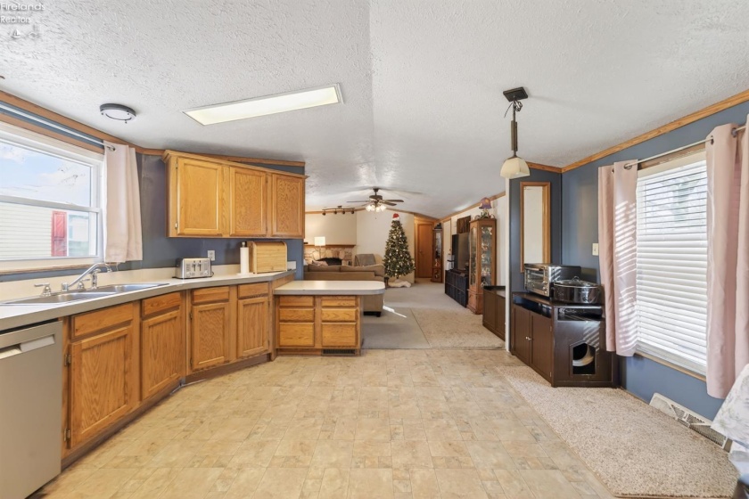 932 Skye Drive, Findlay, 45840, 2 Bedrooms Bedrooms, ,2 BathroomsBathrooms,Residential,For Sale,Skye Drive,20254771