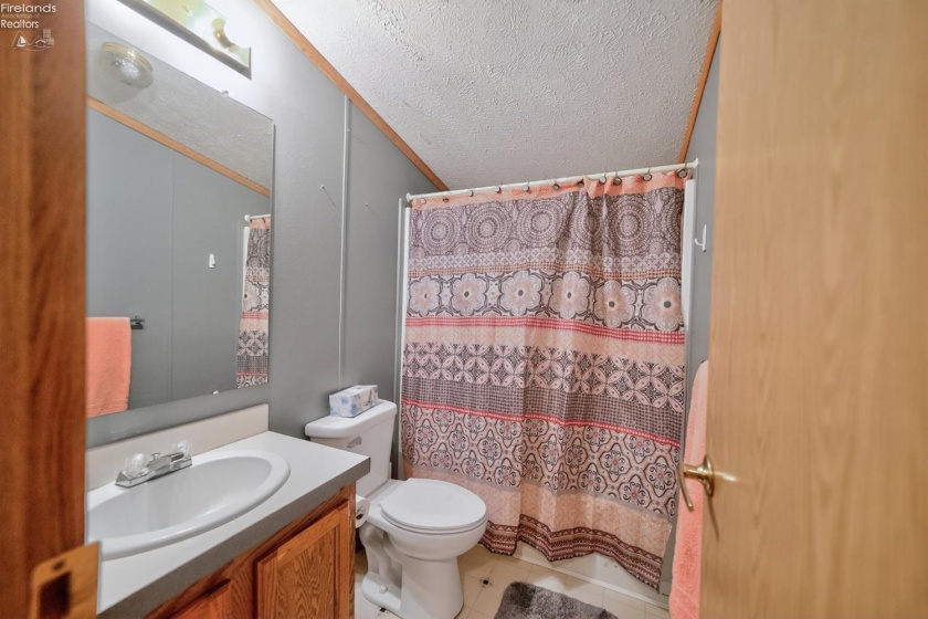 932 Skye Drive, Findlay, 45840, 2 Bedrooms Bedrooms, ,2 BathroomsBathrooms,Residential,For Sale,Skye Drive,20254771