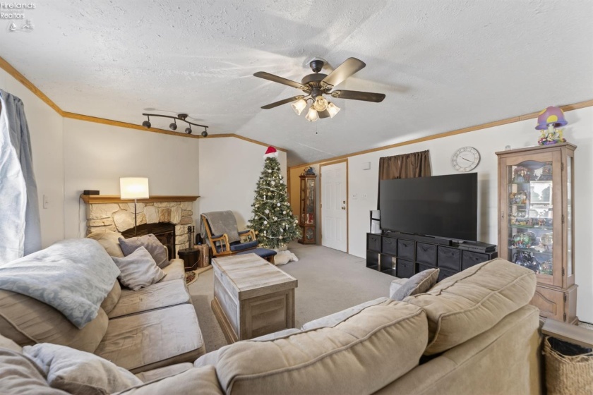 932 Skye Drive, Findlay, 45840, 2 Bedrooms Bedrooms, ,2 BathroomsBathrooms,Residential,For Sale,Skye Drive,20254771