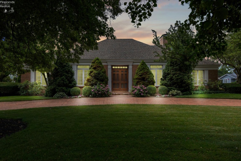 1711 Willow Drive, Sandusky, 44870, 4 Bedrooms Bedrooms, ,5 BathroomsBathrooms,Residential,For Sale,Willow,20254772