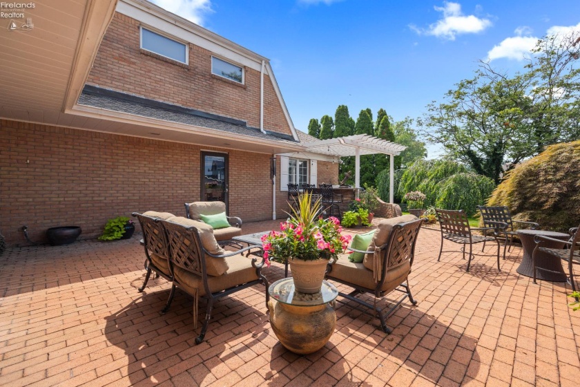 1711 Willow Drive, Sandusky, 44870, 4 Bedrooms Bedrooms, ,5 BathroomsBathrooms,Residential,For Sale,Willow,20254772