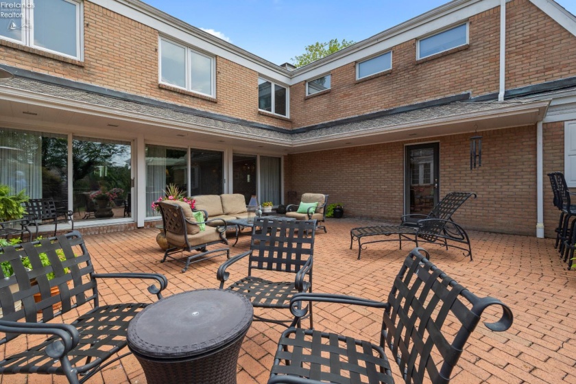 1711 Willow Drive, Sandusky, 44870, 4 Bedrooms Bedrooms, ,5 BathroomsBathrooms,Residential,For Sale,Willow,20254772