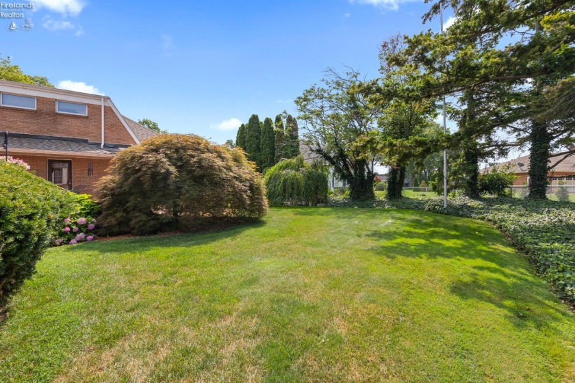 1711 Willow Drive, Sandusky, 44870, 4 Bedrooms Bedrooms, ,5 BathroomsBathrooms,Residential,For Sale,Willow,20254772