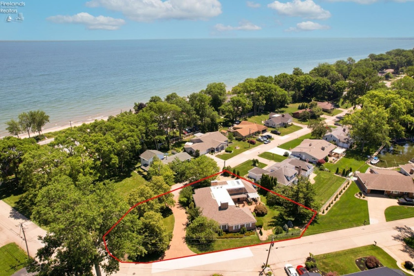 1711 Willow Drive, Sandusky, 44870, 4 Bedrooms Bedrooms, ,5 BathroomsBathrooms,Residential,For Sale,Willow,20254772