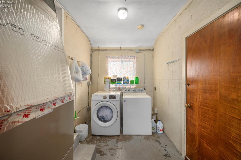 2849 Castleton, Toledo, 43613, 2 Bedrooms Bedrooms, ,1 BathroomBathrooms,Residential,For Sale,Castleton,20254735