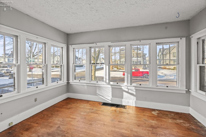 537 Clark Street, Willard, 44890, 2 Bedrooms Bedrooms, ,1 BathroomBathrooms,Residential,For Sale,Clark,20254759