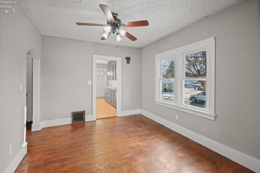 537 Clark Street, Willard, 44890, 2 Bedrooms Bedrooms, ,1 BathroomBathrooms,Residential,For Sale,Clark,20254759