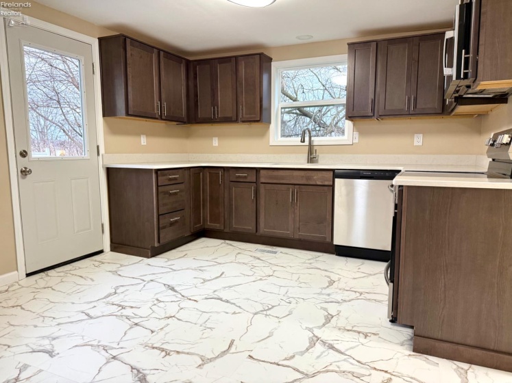 1448 Dixon Drive, Sandusky, 44870, 3 Bedrooms Bedrooms, ,1 BathroomBathrooms,Residential,For Sale,Dixon,20254785