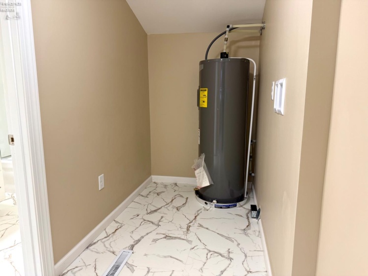 1448 Dixon Drive, Sandusky, 44870, 3 Bedrooms Bedrooms, ,1 BathroomBathrooms,Residential,For Sale,Dixon,20254785