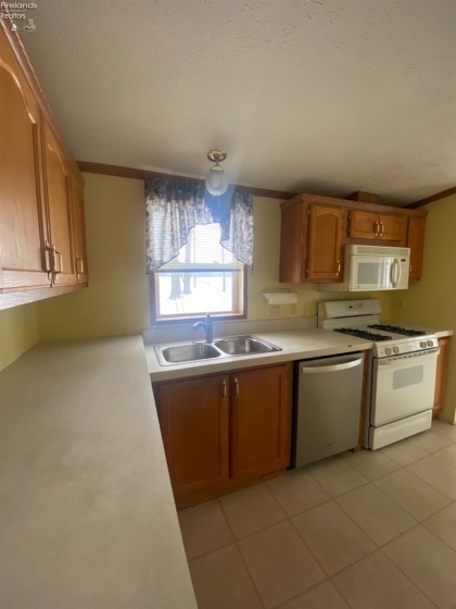 7604 Township Road 79, Bellevue, 44811, 3 Bedrooms Bedrooms, ,2 BathroomsBathrooms,Residential,For Sale,Township Road 79,20254761