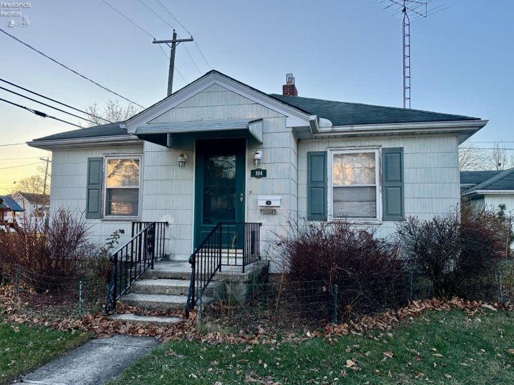 104 Patterson Street, Gibsonburg, 43431, 2 Bedrooms Bedrooms, ,1 BathroomBathrooms,Residential,For Sale,Patterson,20254790