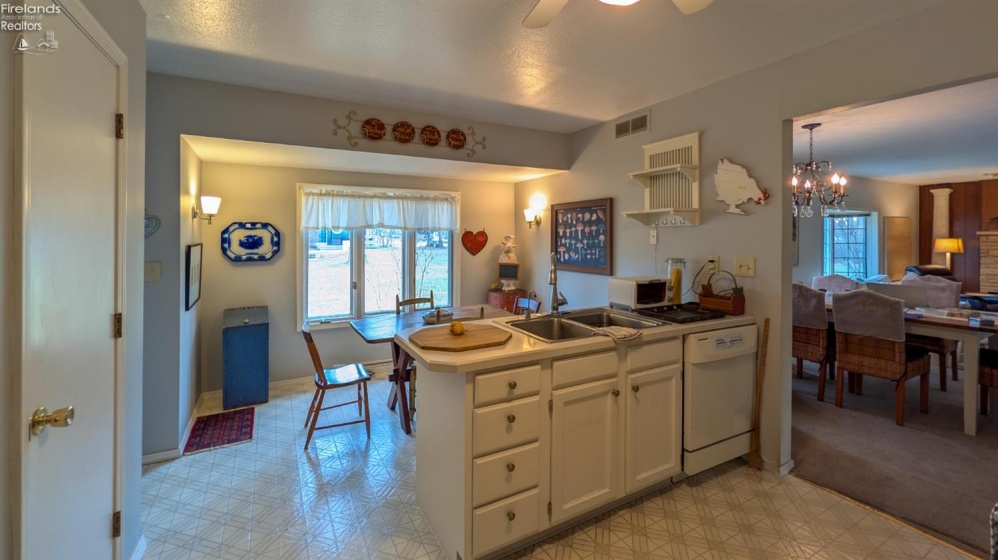 3617 Karwood Drive, Port Clinton, 43452, 3 Bedrooms Bedrooms, ,2 BathroomsBathrooms,Residential,For Sale,Karwood,20254783