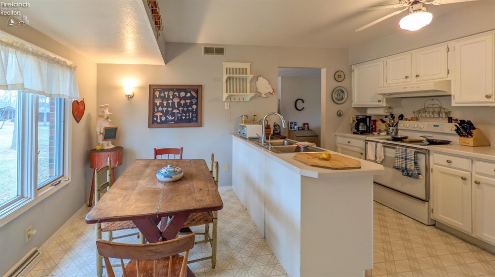 3617 Karwood Drive, Port Clinton, 43452, 3 Bedrooms Bedrooms, ,2 BathroomsBathrooms,Residential,For Sale,Karwood,20254783