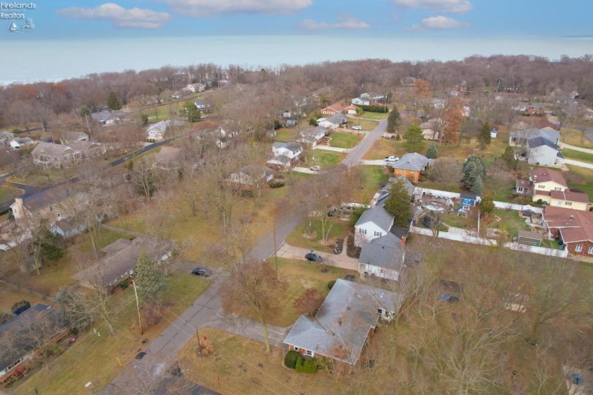 3617 Karwood Drive, Port Clinton, 43452, 3 Bedrooms Bedrooms, ,2 BathroomsBathrooms,Residential,For Sale,Karwood,20254783