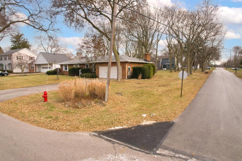 3617 Karwood Drive, Port Clinton, 43452, 3 Bedrooms Bedrooms, ,2 BathroomsBathrooms,Residential,For Sale,Karwood,20254783