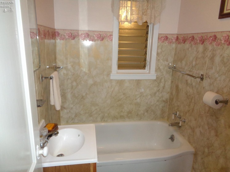 717 Euclid Street, Willard, 44890, 3 Bedrooms Bedrooms, ,2 BathroomsBathrooms,Residential,For Sale,Euclid,20254792