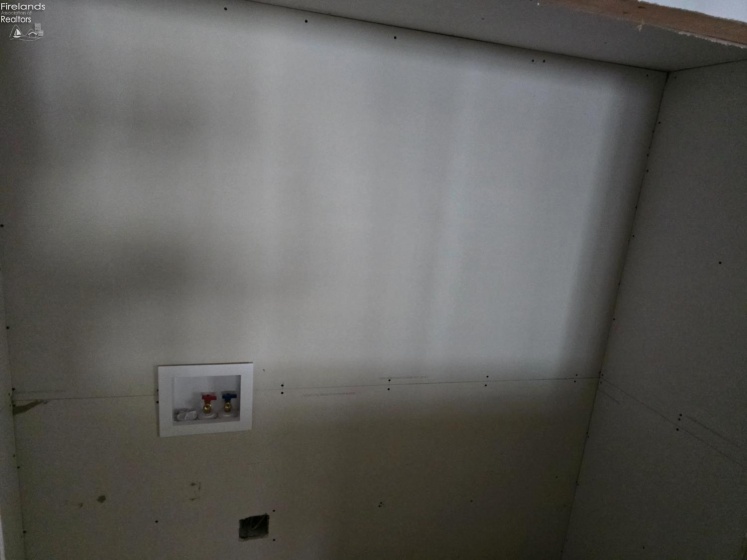 718 Ogontz Street, Sandusky, 44870, 2 Bedrooms Bedrooms, ,1 BathroomBathrooms,Residential,For Sale,Ogontz,20254799