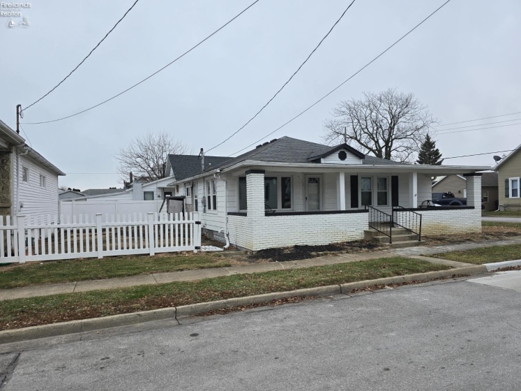 718 Ogontz Street, Sandusky, 44870, 2 Bedrooms Bedrooms, ,1 BathroomBathrooms,Residential,For Sale,Ogontz,20254799