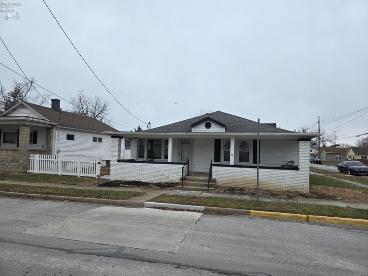 718 Ogontz Street, Sandusky, 44870, 2 Bedrooms Bedrooms, ,1 BathroomBathrooms,Residential,For Sale,Ogontz,20254799