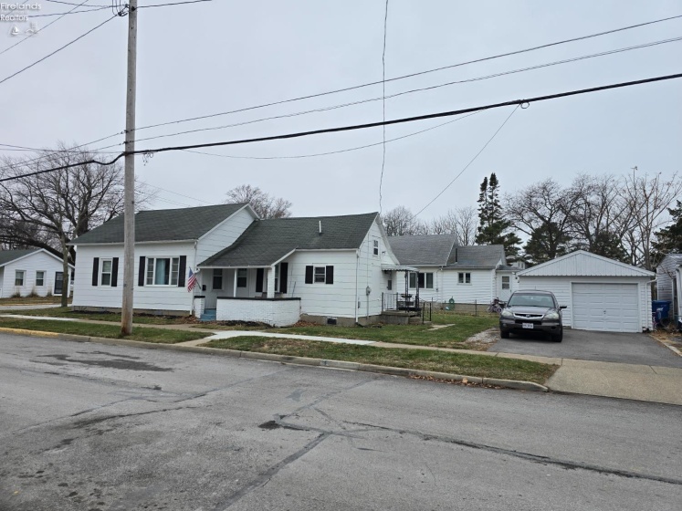 719 Ogontz Street, Sandusky, 44870, 2 Bedrooms Bedrooms, ,1 BathroomBathrooms,Residential,For Sale,Ogontz,20254798